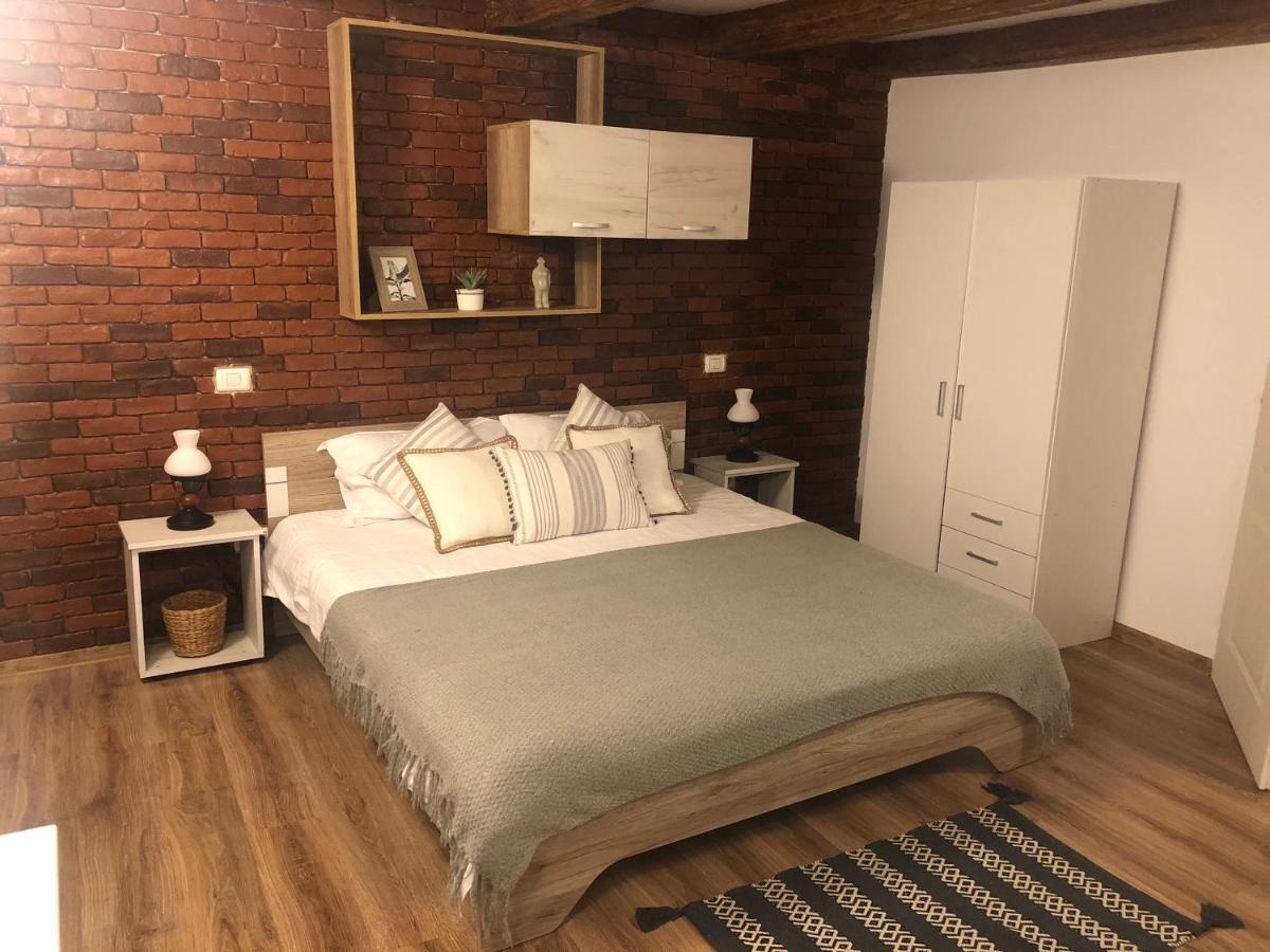 Cozy Central Apartment Брашов Экстерьер фото